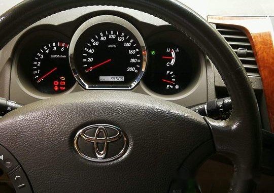 Selling White Toyota Fortuner 2010 Automatic Gasoline at 30000 km