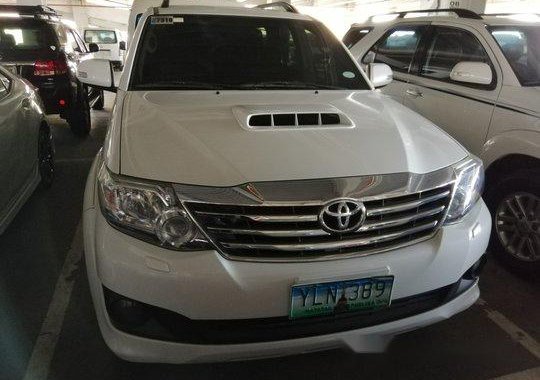 Selling White Toyota Fortuner 2013 Manual Diesel 