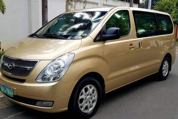 Selling Gold 2012 Hyundai Grand starex at 76043 km