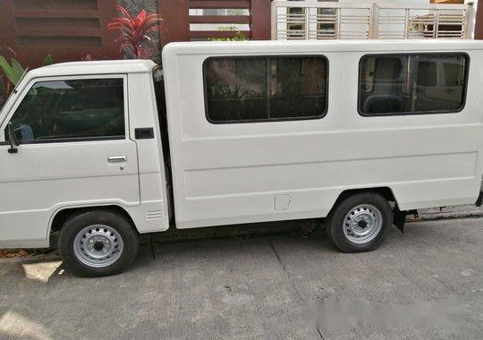 Selling White Mitsubishi L300 2013 at 70000 km 