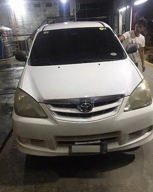 Selling White Toyota Avanza 2009 at 130000 km 