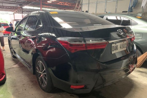 Selling Black Toyota Altis 2018 in Quezon City