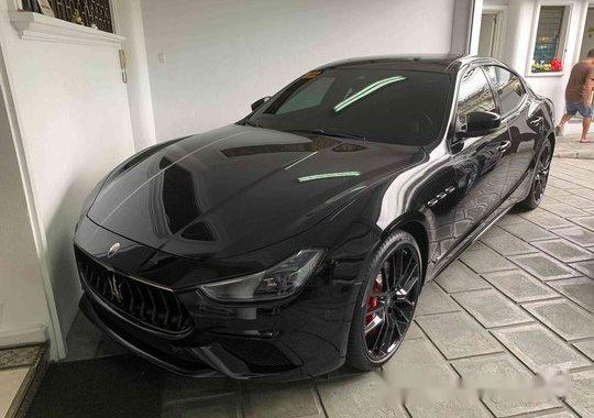 Selling Black Maserati Ghibli 2019 Automatic Gasoline at 350 km 