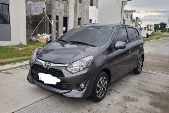 Selling Grey Toyota Wigo 2018 Automatic Gasoline at 2300 km 