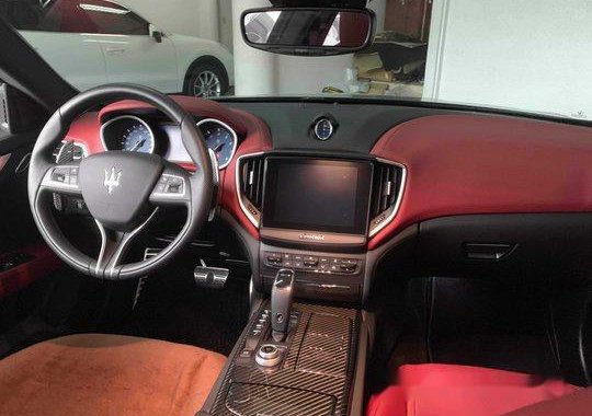 Selling Black Maserati Ghibli 2019 Automatic Gasoline at 350 km 