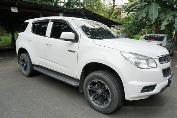 Selling White Chevrolet Trailblazer 2015 at 34500 km