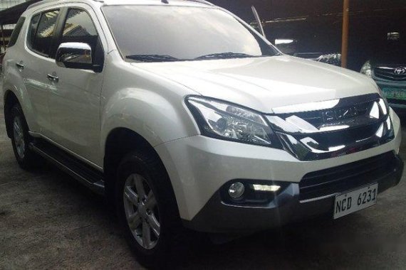 Sell White 2016 Isuzu Mu-X SUV at Automatic Diesel at 22 km