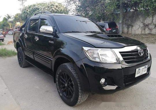 Selling Black Toyota Hilux 2014 Manual Diesel 