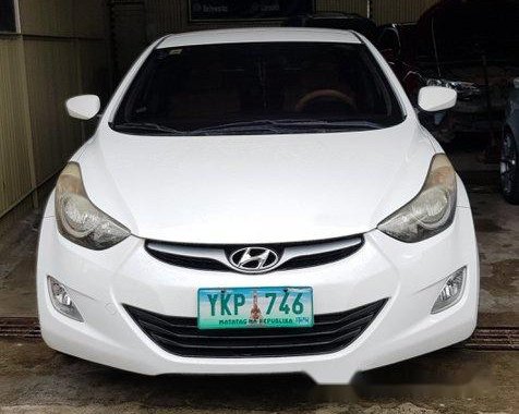 White Hyundai Elantra 2012 Manual Gasoline for sale 
