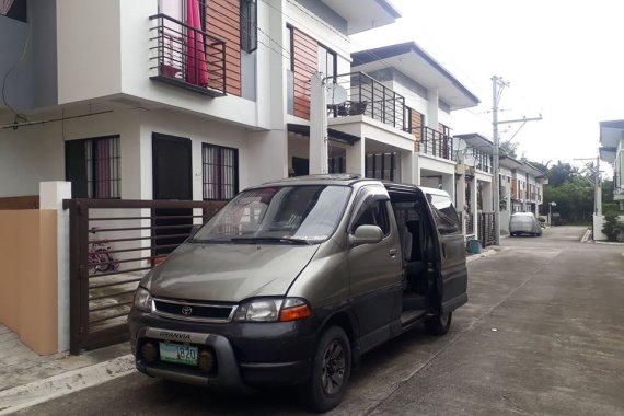 2007 Toyota Granvia 