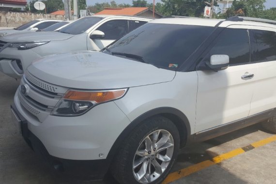 White Ford Explorer 2013 for sale in Cebu City 