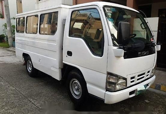 Selling Isuzu ELF 2008 at 200000 km