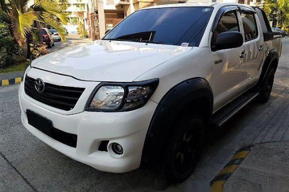 Selling Toyota Hilux 2011 Manual Diesel 