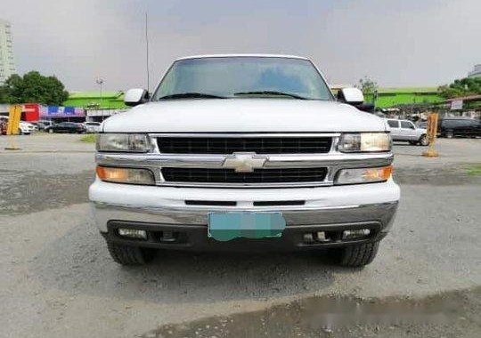 White Chevrolet Suburban 2006 at 32000 km for sale