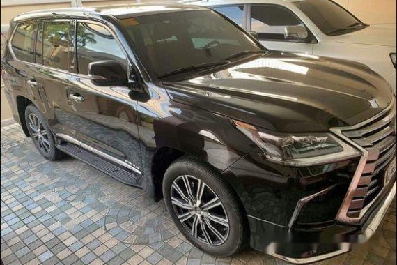 Selling Black Lexus Lx 2018 at 3000  km