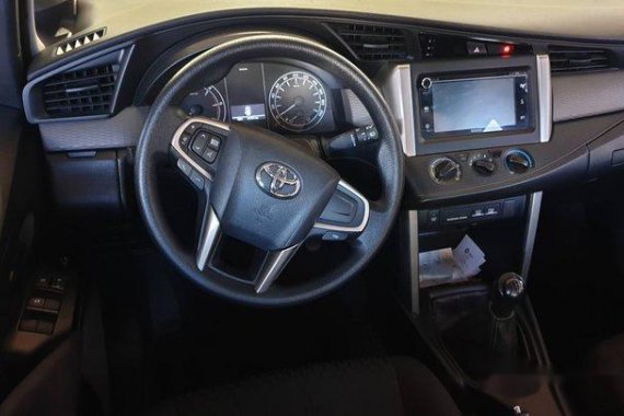 White Toyota Innova 2019 for sale