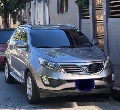 Selling Black Kia Sportage 2012 at 56000 km