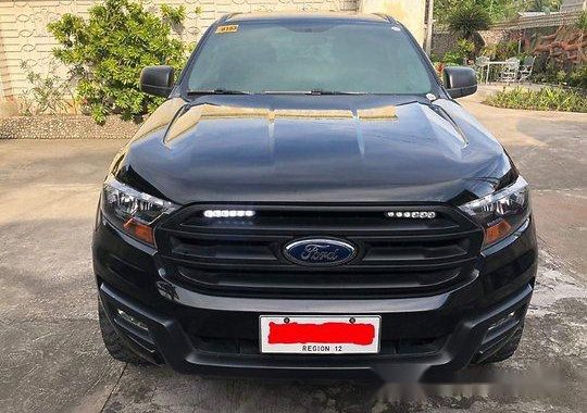 Selling Black Ford Everest 2016 at 38000 km