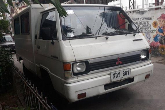 Selling White Mitsubishi L300 2002 at 150000 km