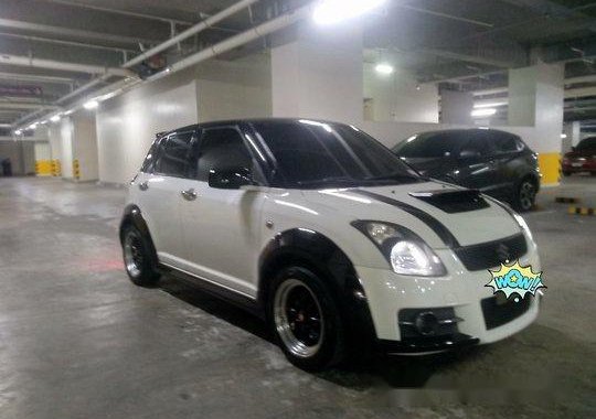 Selling White Suzuki Swift 2010 Manual Gasoline at 115000 km