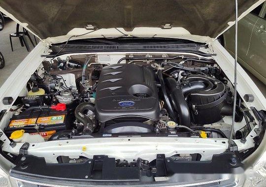 White Ford Everest 2014 Automatic Diesel for sale 