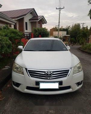 Sell White 2010 Toyota Camry Automatic Gasoline at 120000 km