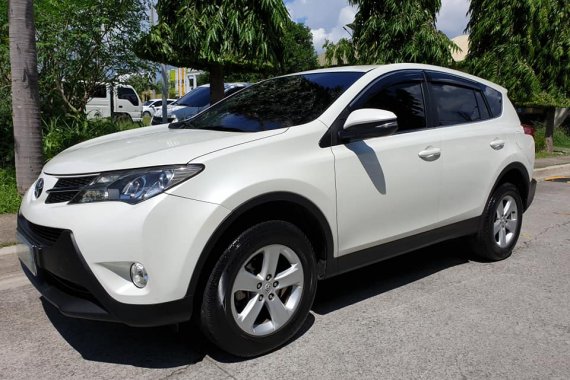 Selling White Toyota Rav4 2013 Active Automatic Casa Maintained