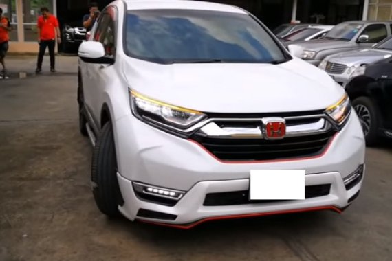 White Honda Cr-V 2016 for sale in Las Pinas 