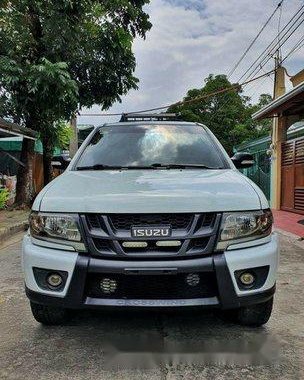 White Isuzu Crosswind 2016 Automatic Diesel for sale  