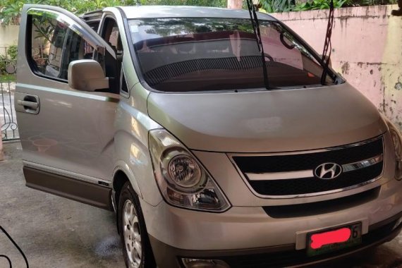 Sell 2009 Hyundai Grand Starex in Parañaque