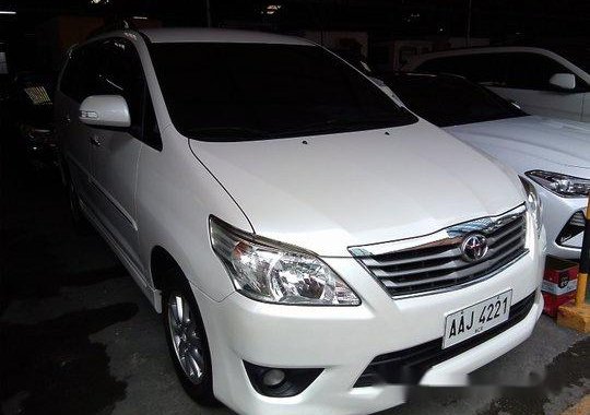 White Toyota Innova 2014 Automatic Gasoline for sale 