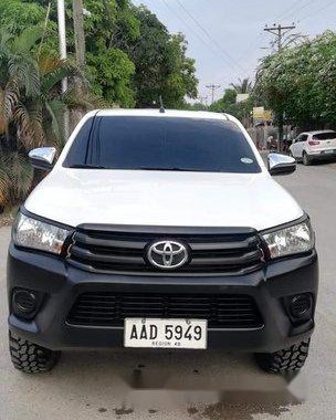 White Toyota Hilux 2016 for sale in Cebu 