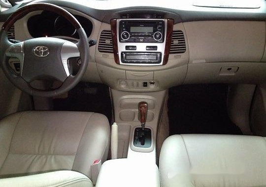 White Toyota Innova 2014 Automatic Gasoline for sale 