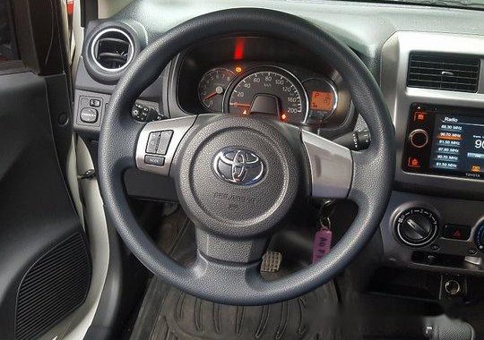 White Toyota Wigo 2017 at 20000 km for sale 