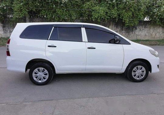 White Toyota Innova 2013 for sale in Talisay