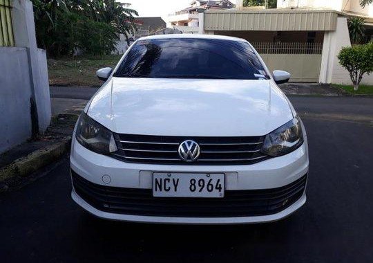 White Volkswagen Polo 2016 at 75000 km for sale 