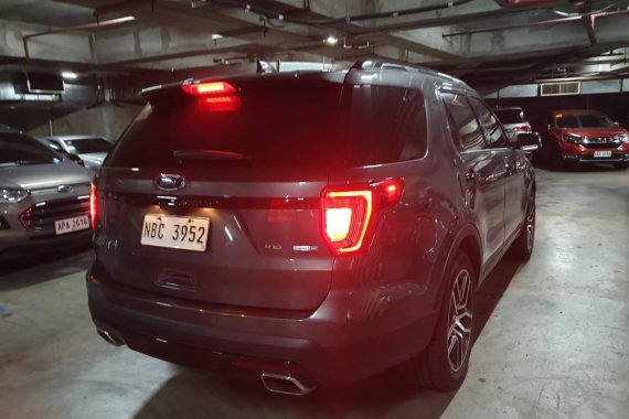 Slightly Used Top of the Line 2017 Ford Explorer 4x4 Automatic