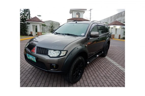 Selling Mitsubishi Montero 2013 model GLX in Lemery