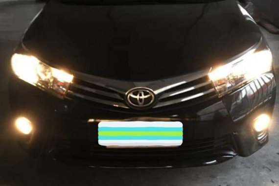 Black Toyota Altis 1.6 V 2014