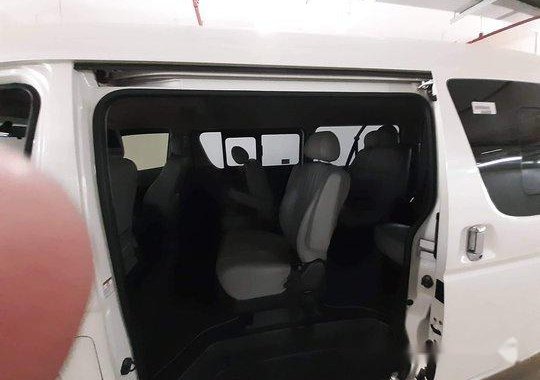 Selling White Toyota Hiace 2015 at 46000 km 