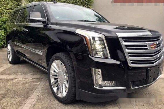 Selling Cadillac Escalade 2020 at 1000 km 