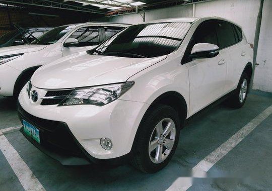 Sell White 2014 Toyota Rav4 in Makati