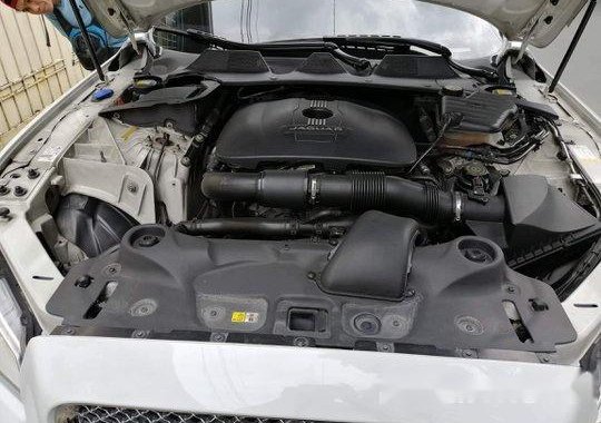 Selling White Jaguar Xj 2015 Automatic Gasoline 