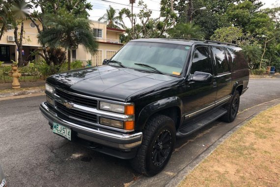 Selling 1999 Chevrolet Suburban in Manila