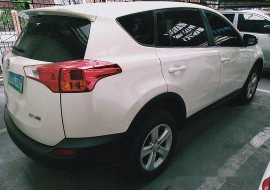 Sell White 2014 Toyota Rav4 in Makati