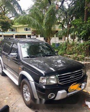 Selling Black Ford Everest 2006 at 301000 km 