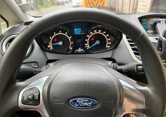 Selling Ford Fiesta 2015 Automatic Gasoline 