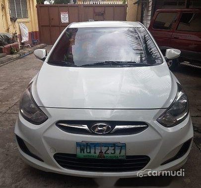 White Hyundai Accent 2013 Automatic Gasoline for sale