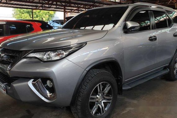 Selling Silver Toyota Fortuner 2018 Automatic Diesel at 11800 km 