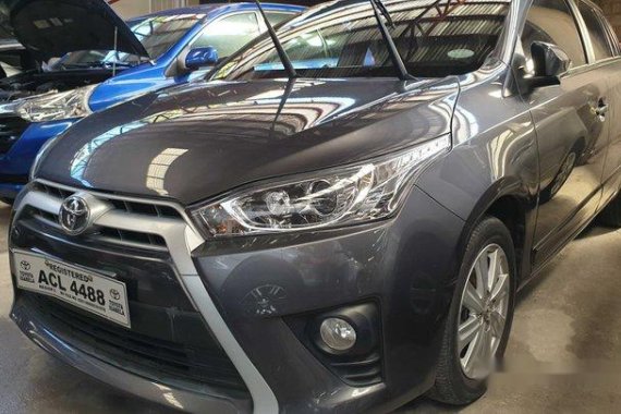 Grey Toyota Yaris 2016 at 14000 km for sale